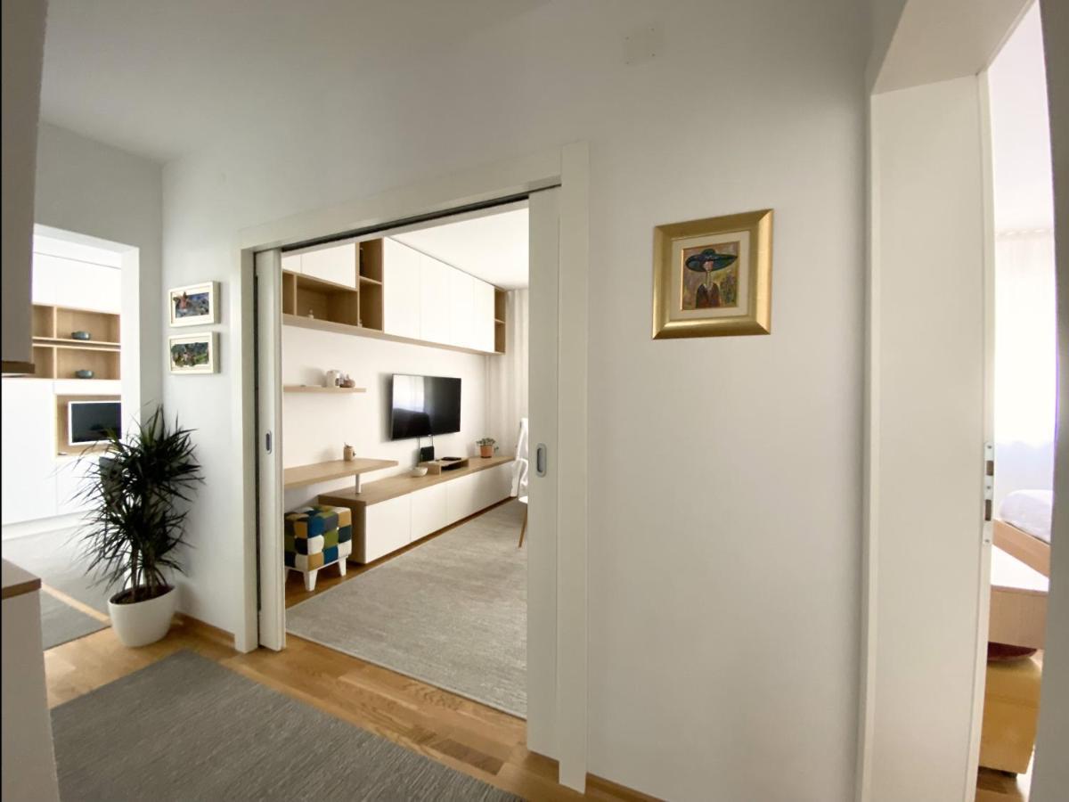 White 5 Apartment Сплит Екстериор снимка