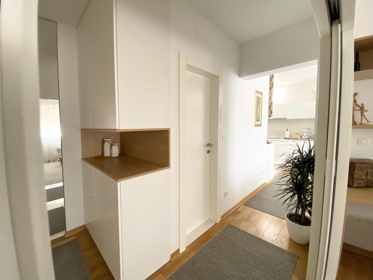 White 5 Apartment Сплит Екстериор снимка